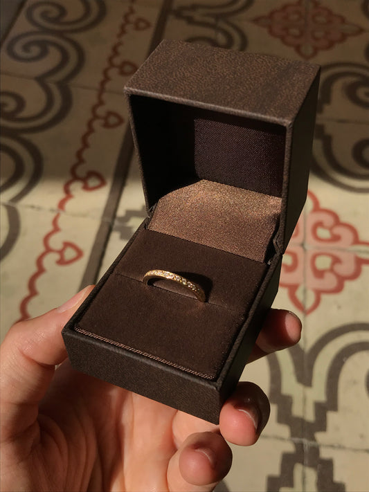 Anillo de compromiso de oro 18k y diamantes