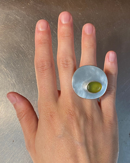 Anillo de plata con cristal del mar