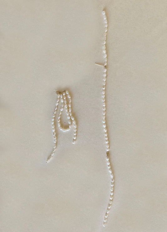 Pendientes de hilo de perlas barrocas