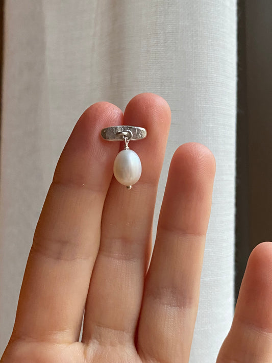 Pin de plata y perla