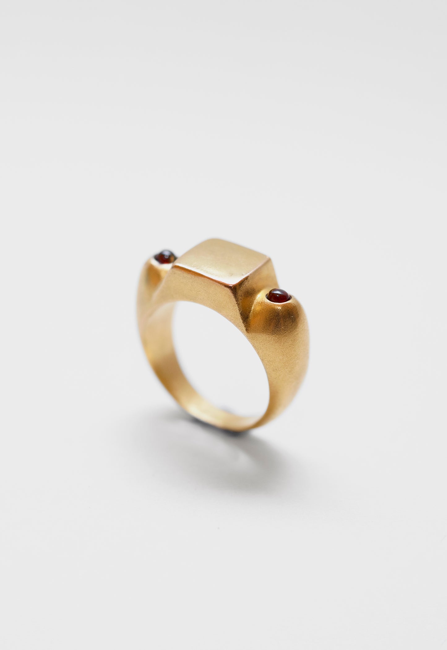 Anillo Thoda